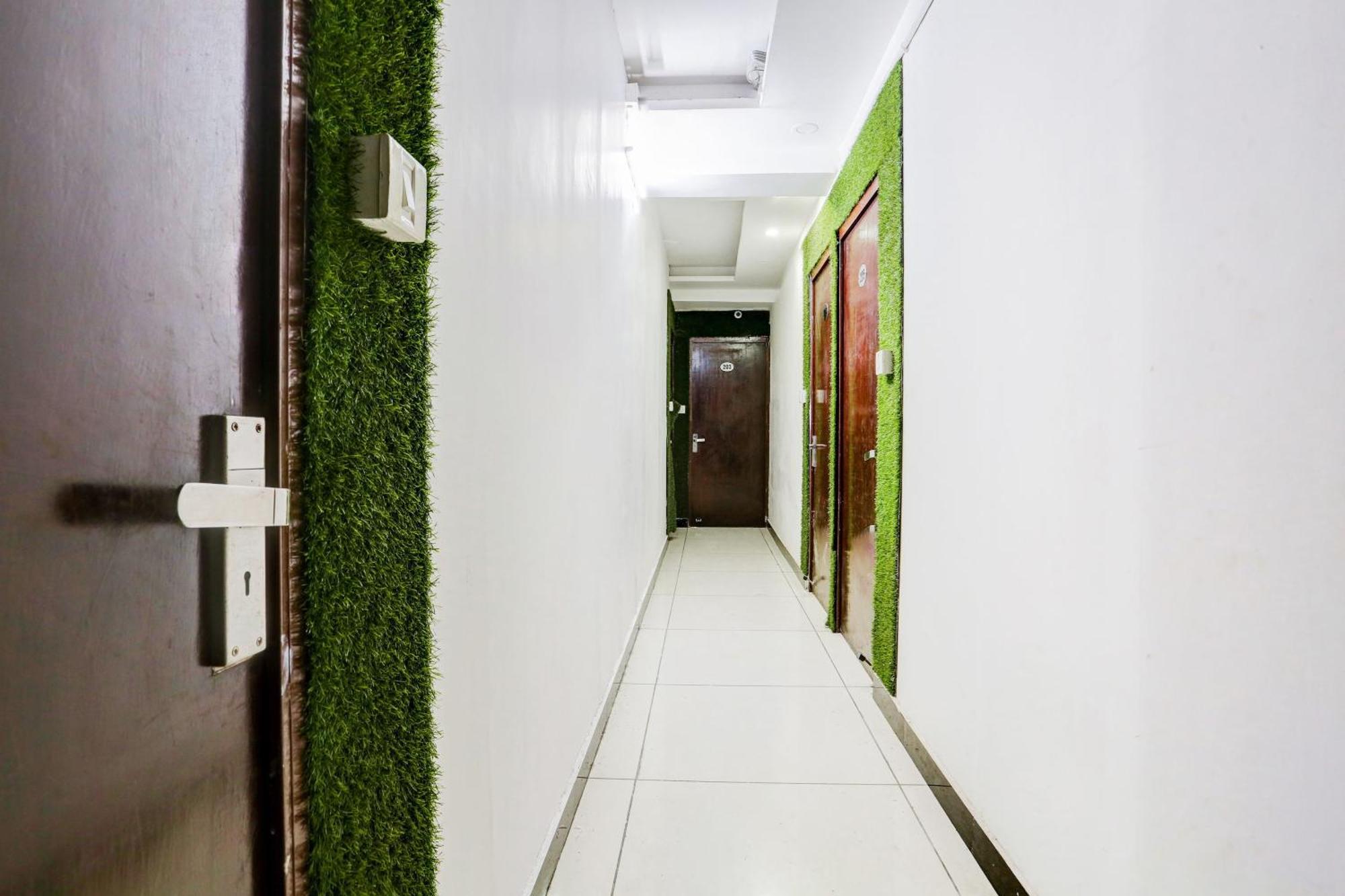Hotel Rk Plaza New Delhi Extérieur photo
